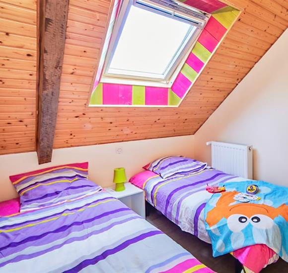 Camping Ambon -Chambre  pour 2 personnes avec 2 lits de 80x 190 - Appartement Village de Cromenac'h à Ambon