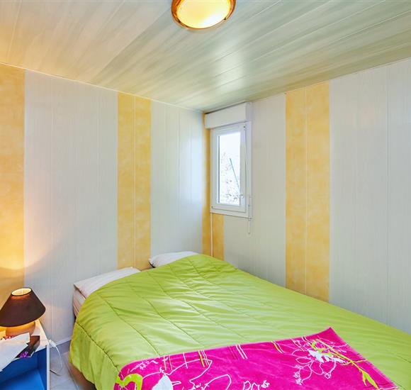 Camping Ambon accès plage- Location appartement Ambon - 1 chambre avec 1 lit de 140 x 190