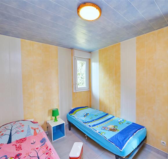 Camping Ambon accès mer et terrasse  - Location appartement Ambon -  1 chambre avec 2 lits de 80 x 190