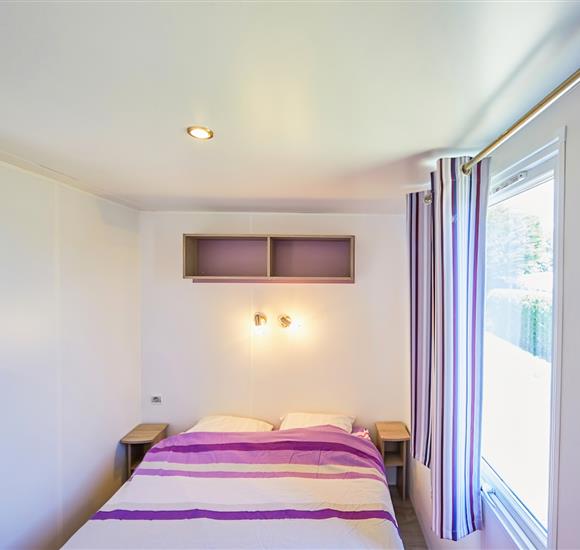 Camping Ambon  mobil-home Irm Titania Chambre avec 1 lit double Mobil home camping de cromenach