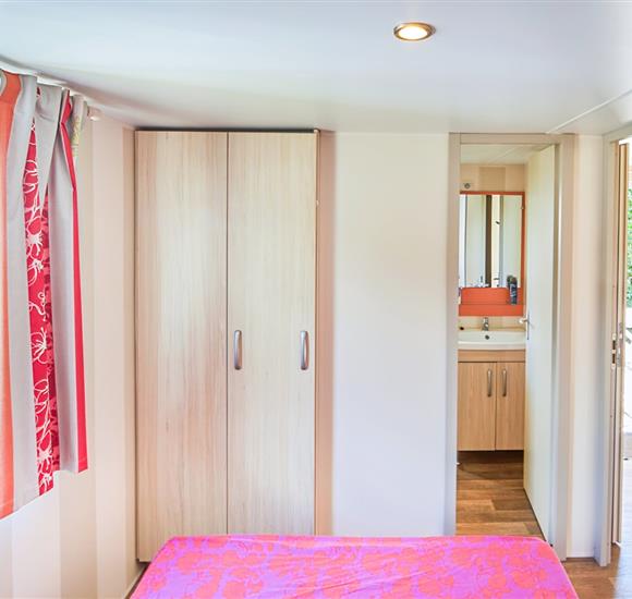 Camping Ambon mobil-home ambon chambre avec  1 lit de 140*190