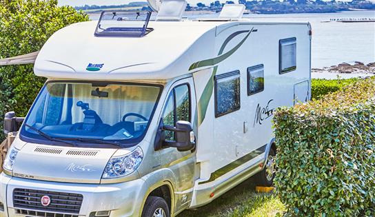 Camping Ambon avec accès plage  - Location emplacements Village Cromenach Ambon - CAMPING VILLAGE DE CROMENAC'H AMBON