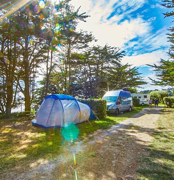 Camping Ambon - camping avec accès direct plage 
