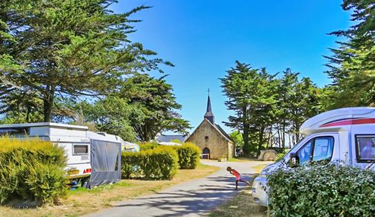 Camping AmbonOffres spéciales moins de 25 ans camping 2 étoiles de Cromenac'h à Ambon, camping accès direct plage proche du Golfe du Morbihan, de la presqu'île de Rhuys dans le Morbihan, Bretagne Sud - CAMPING VILLAGE DE CROMENAC'H AMBON