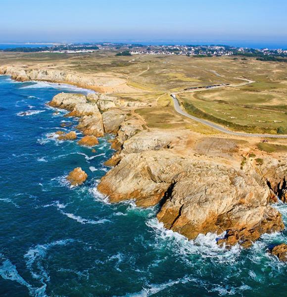 Presqu'île de Quiberon proche du camping 2 étoiles de Cromenac'h à Ambon, camping accès direct plage proche du Golfe du Morbihan, de la presqu'île de Rhuys dans le Morbihan, Bretagne Sud