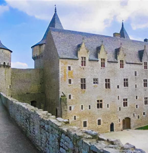 Le Château de Suscinio proche du Camping Ambon camping de cromenach ** 